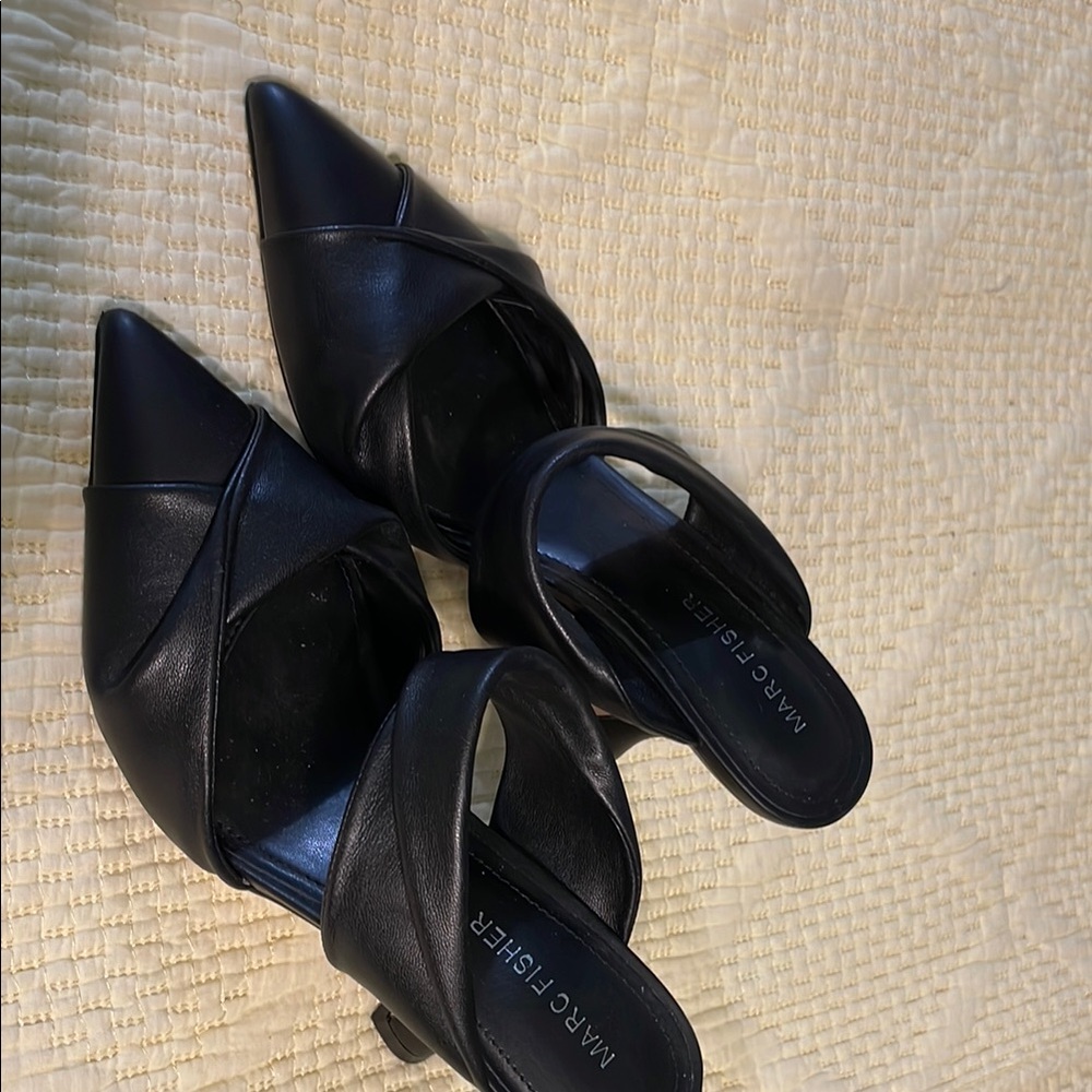 Marc Fisher Black Heeled Shoes Sleek Design